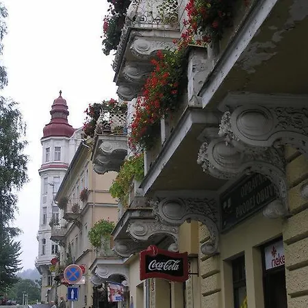 Nueva Fiesta Apartment Marianske Lazne Exterior photo